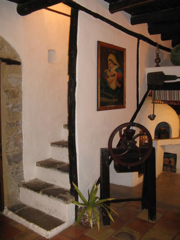 הוילה Ventimiglia di Sicilia Crapa Licca מראה חיצוני תמונה