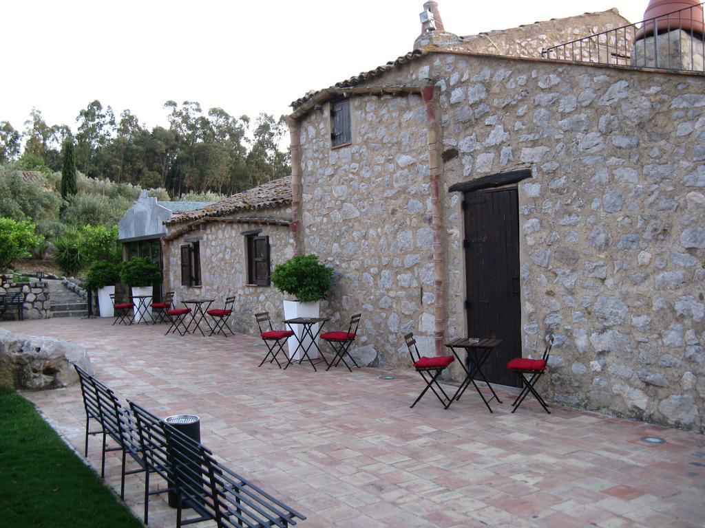 הוילה Ventimiglia di Sicilia Crapa Licca מראה חיצוני תמונה