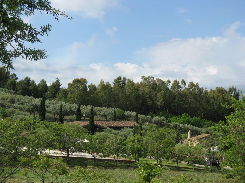 הוילה Ventimiglia di Sicilia Crapa Licca מראה חיצוני תמונה