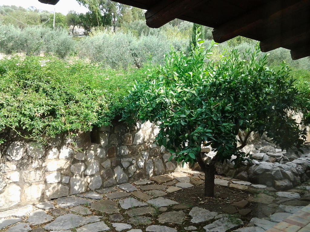 הוילה Ventimiglia di Sicilia Crapa Licca מראה חיצוני תמונה