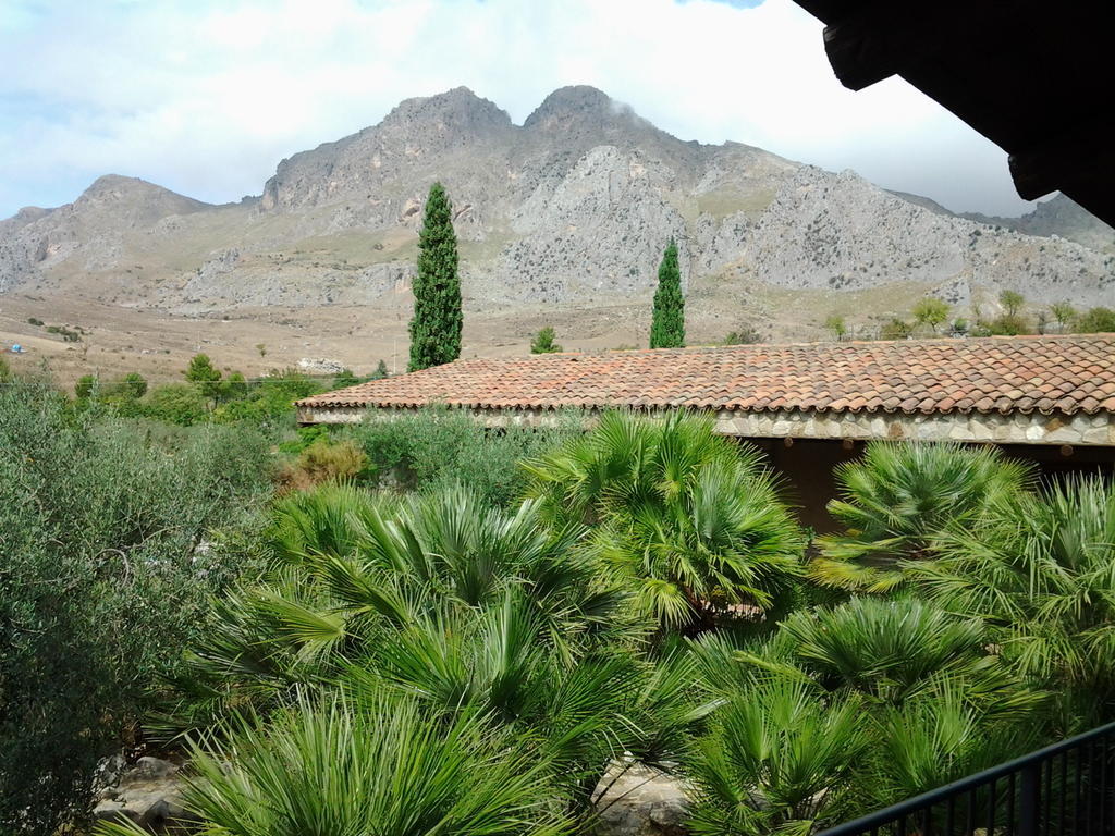 הוילה Ventimiglia di Sicilia Crapa Licca מראה חיצוני תמונה